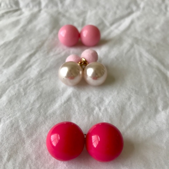 Variety of pearl and pink earrings! - Picture 2 of 3