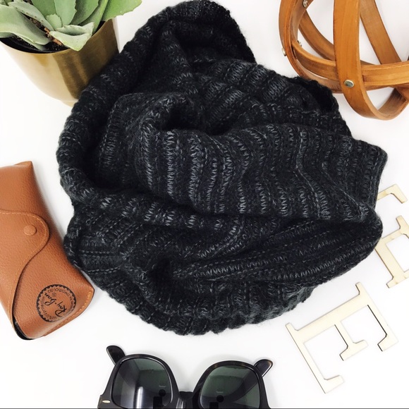 EVETTE ENCOUNTERS Accessories - ⚡️LAST⚡️| COZY INFINITY SCARF |