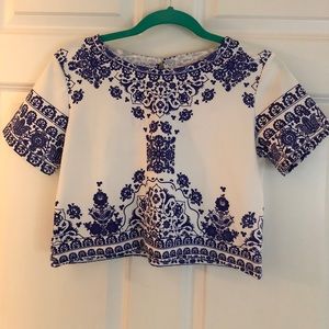 Blue and white pattern crop top