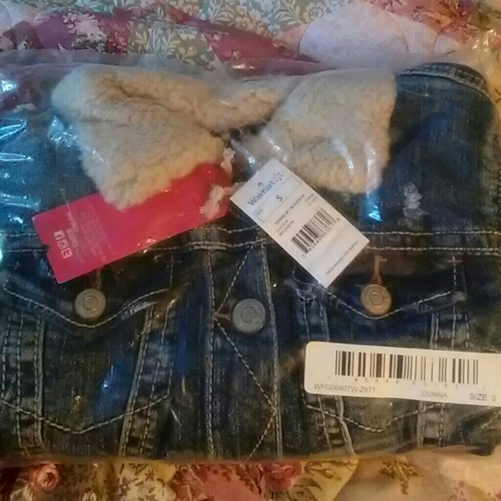 Wallflower jean jacket w/sherpa collar