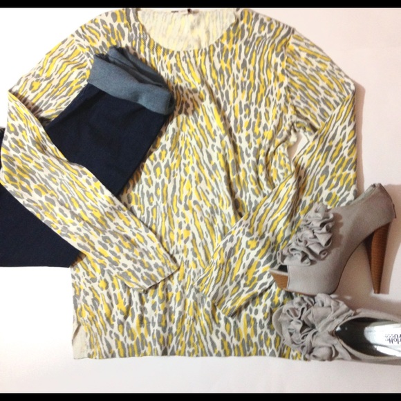 Gap~ Yellow & gray cheetah print sweater - Picture 1 of 4