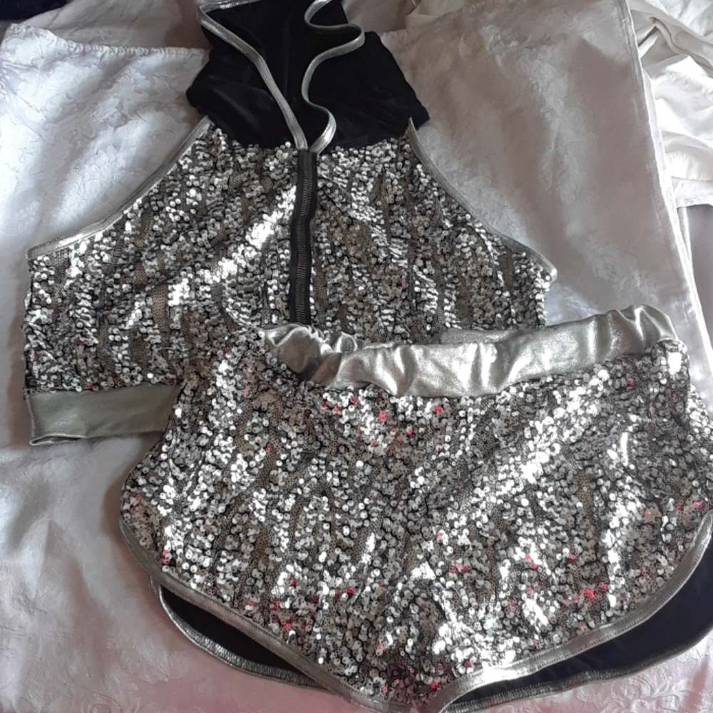 Adult Large Silver sparkly dance 2 piece w hoodie