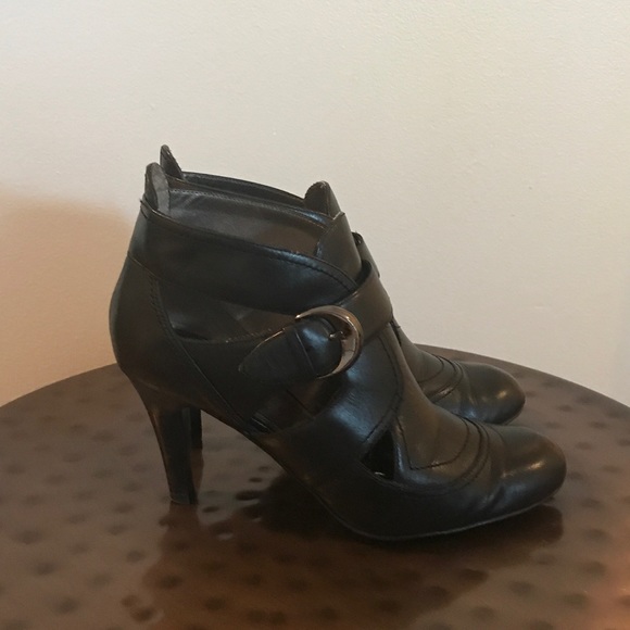 👠 - Picture 3 of 4