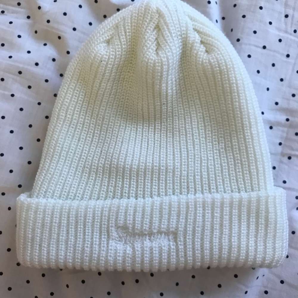 SOLD Supreme authentic beanie