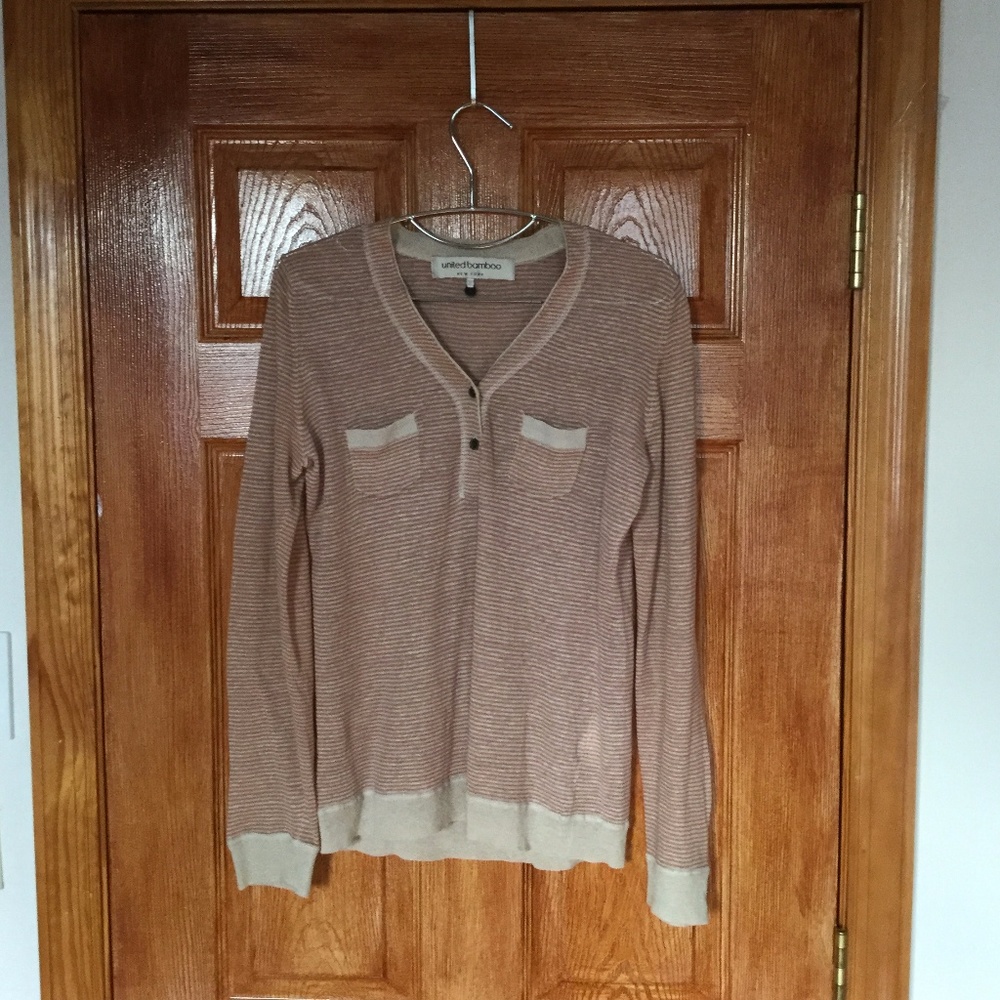 *SOLD* United Bamboo Linen Long-Sleeve Top