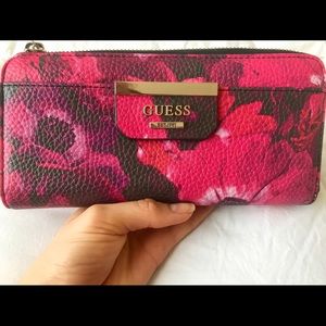 GUESS woman's wallet