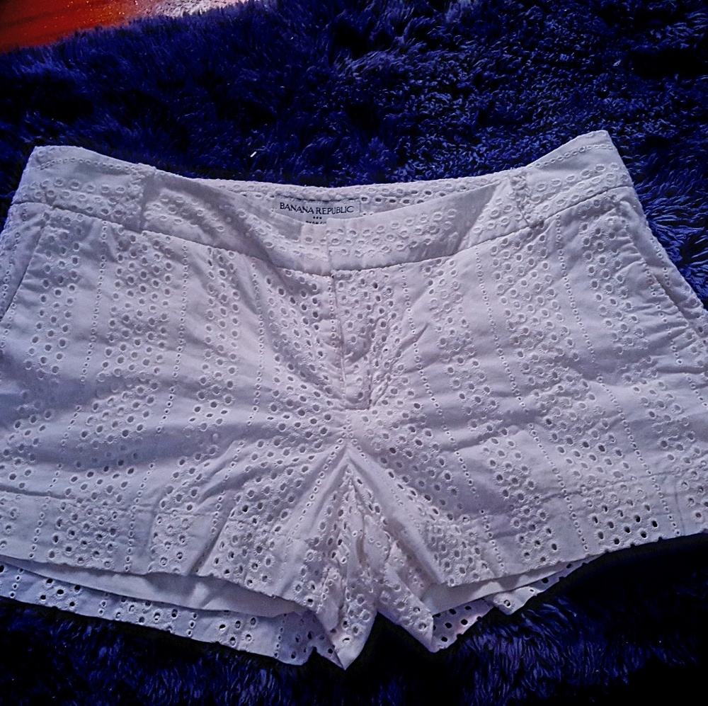 Banana Republic Shorts White so Cute on