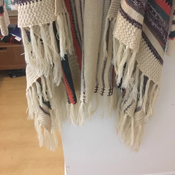 🌟SOLD🌟Long knitted boutique cardigan/sweater - Picture 3 of 4