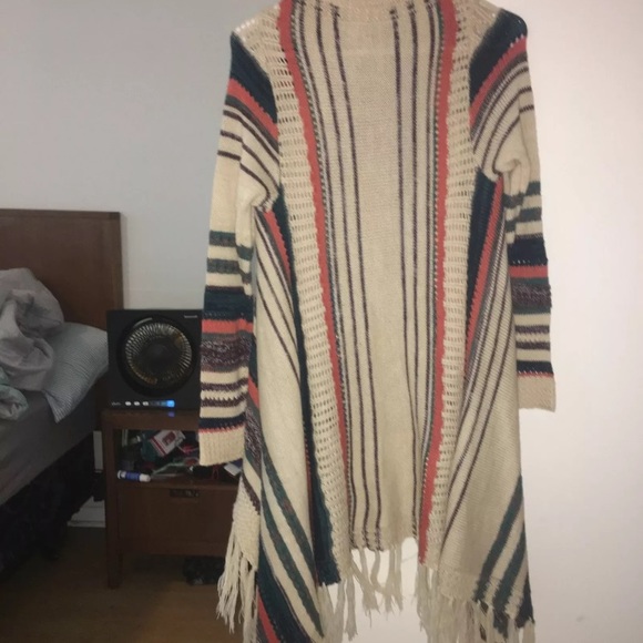 🌟SOLD🌟Long knitted boutique cardigan/sweater - Picture 4 of 4