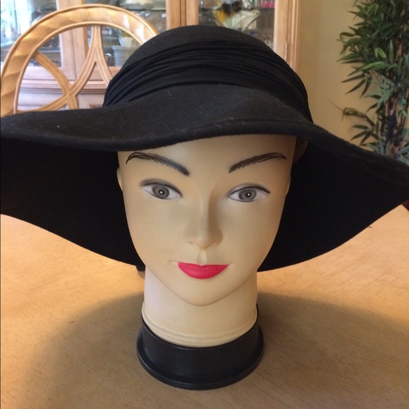 vintage Accessories - 🌺 Vintage "Evelyn Varon" 100% Wool Black Hat!!!