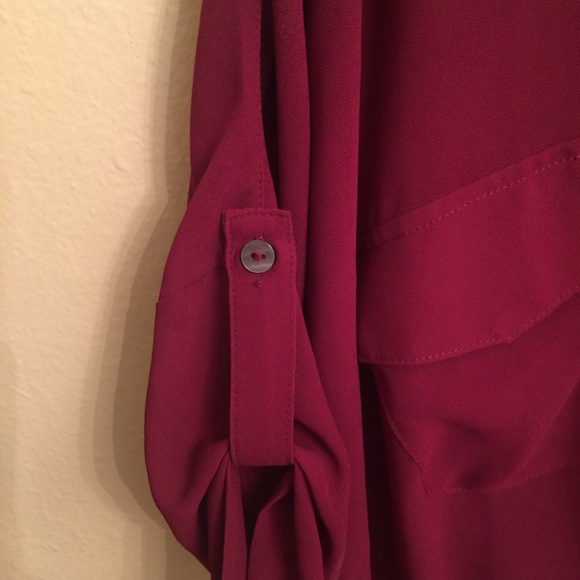 ✨Tobi sheer maroon front cross top with pockets S - Picture 3 of 4