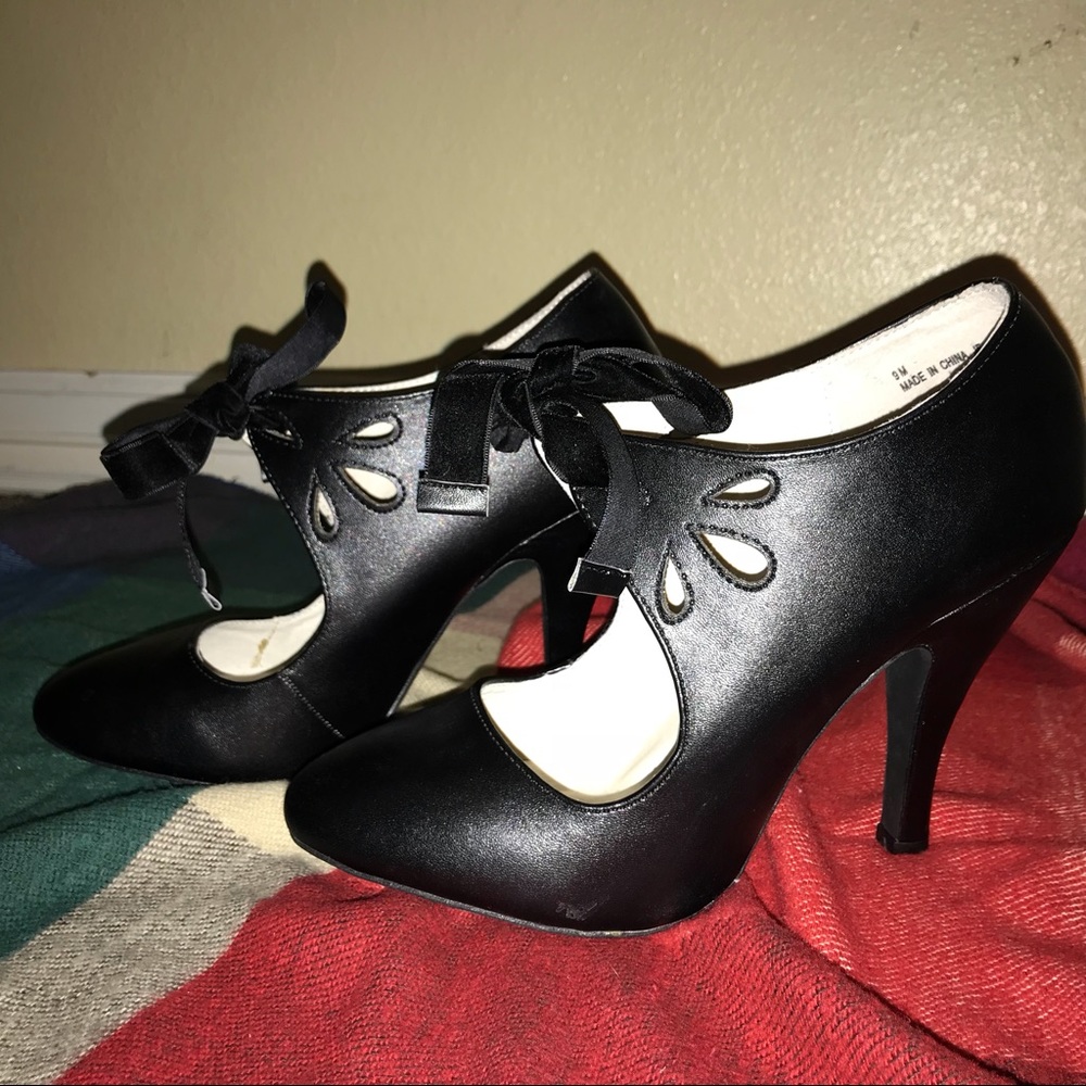 Mojo Moxy Dolce black bow tie heels 👠