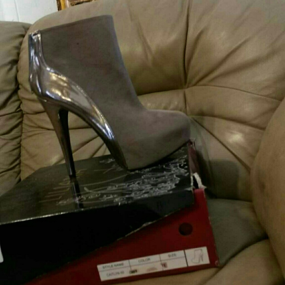 Tan heel