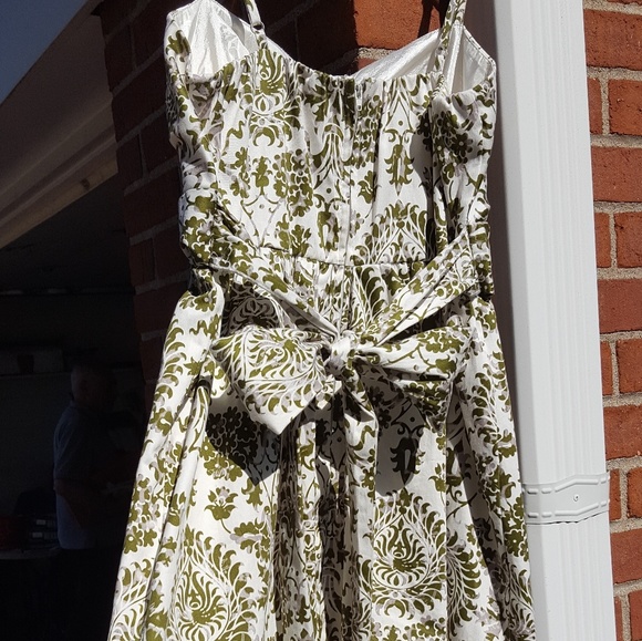 Cute Party Dress NWOT! - Picture 4 of 6