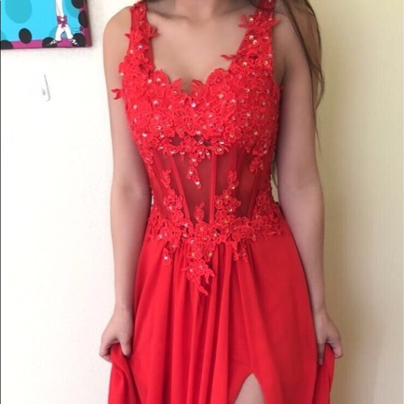 Formal Dress - Picture 2 of 4