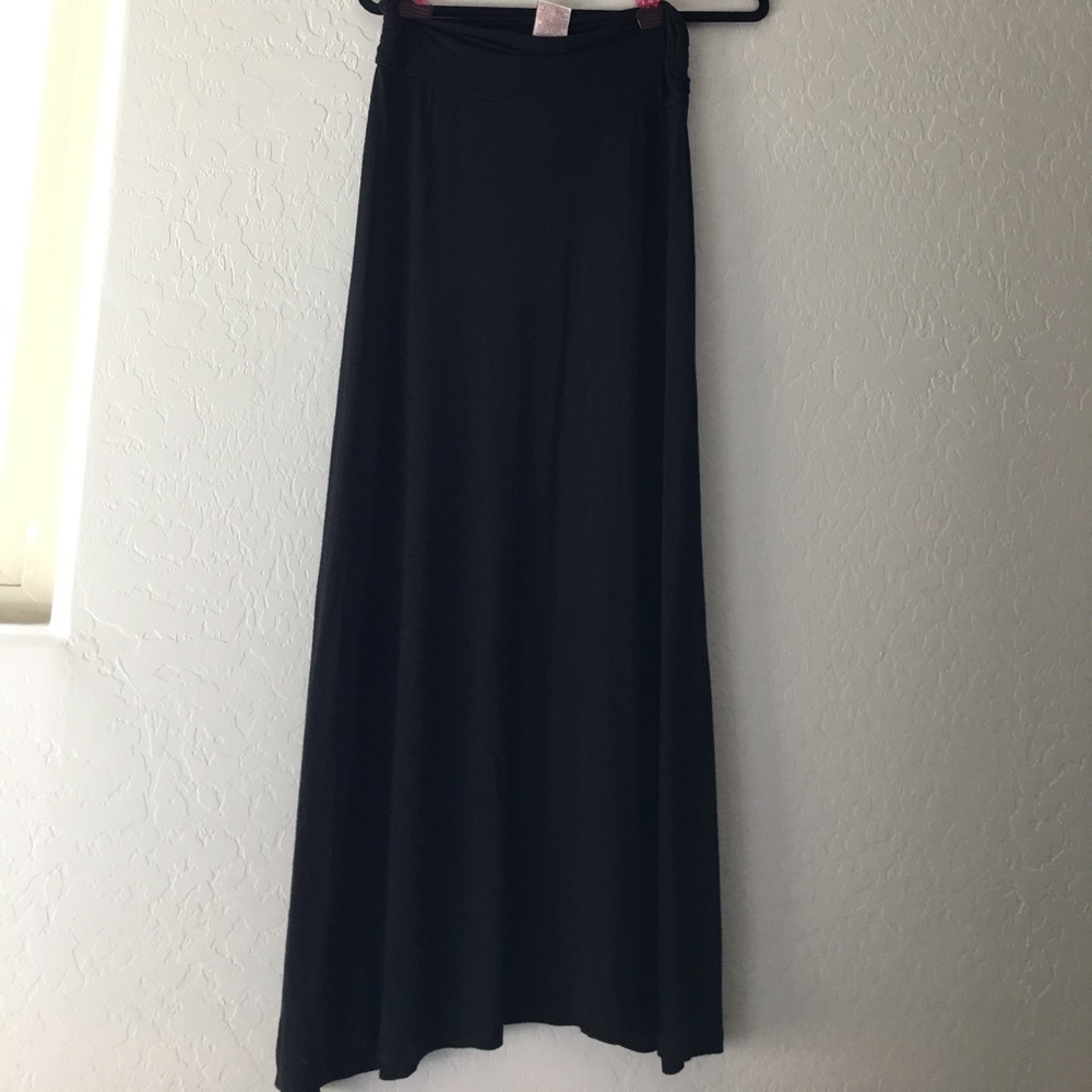 Black Merona maxi skirt