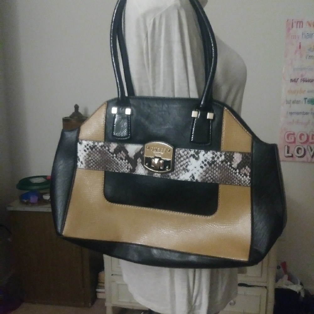 👜Guess shoulder bag