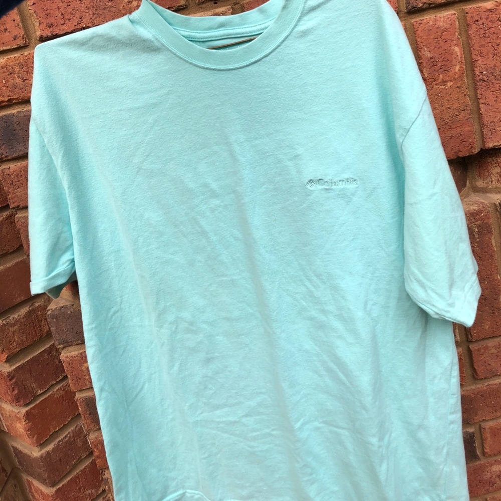 Men’s medium Columbia short sleeve tee
