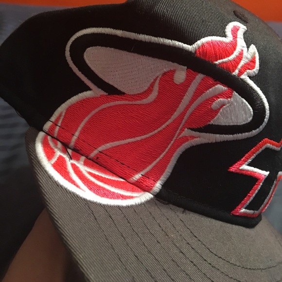 Miami Heat Snapback - Picture 3 of 6