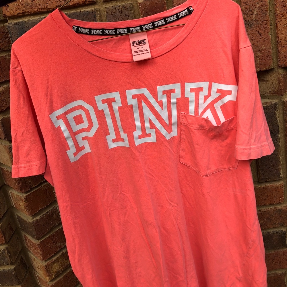 Women’s medium pink tee