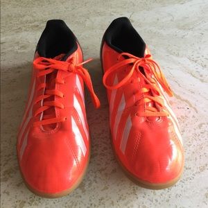 Adidas f5 indoor soccer/durable shoes