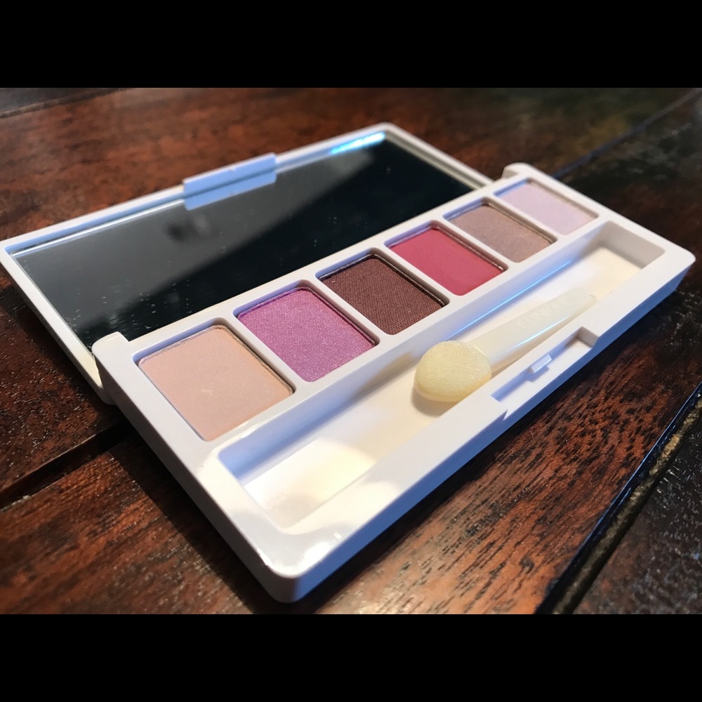 ✨Never used✨ Clinique eye shadow