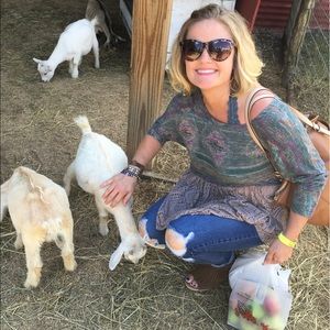 Meet your Posher, Melissa