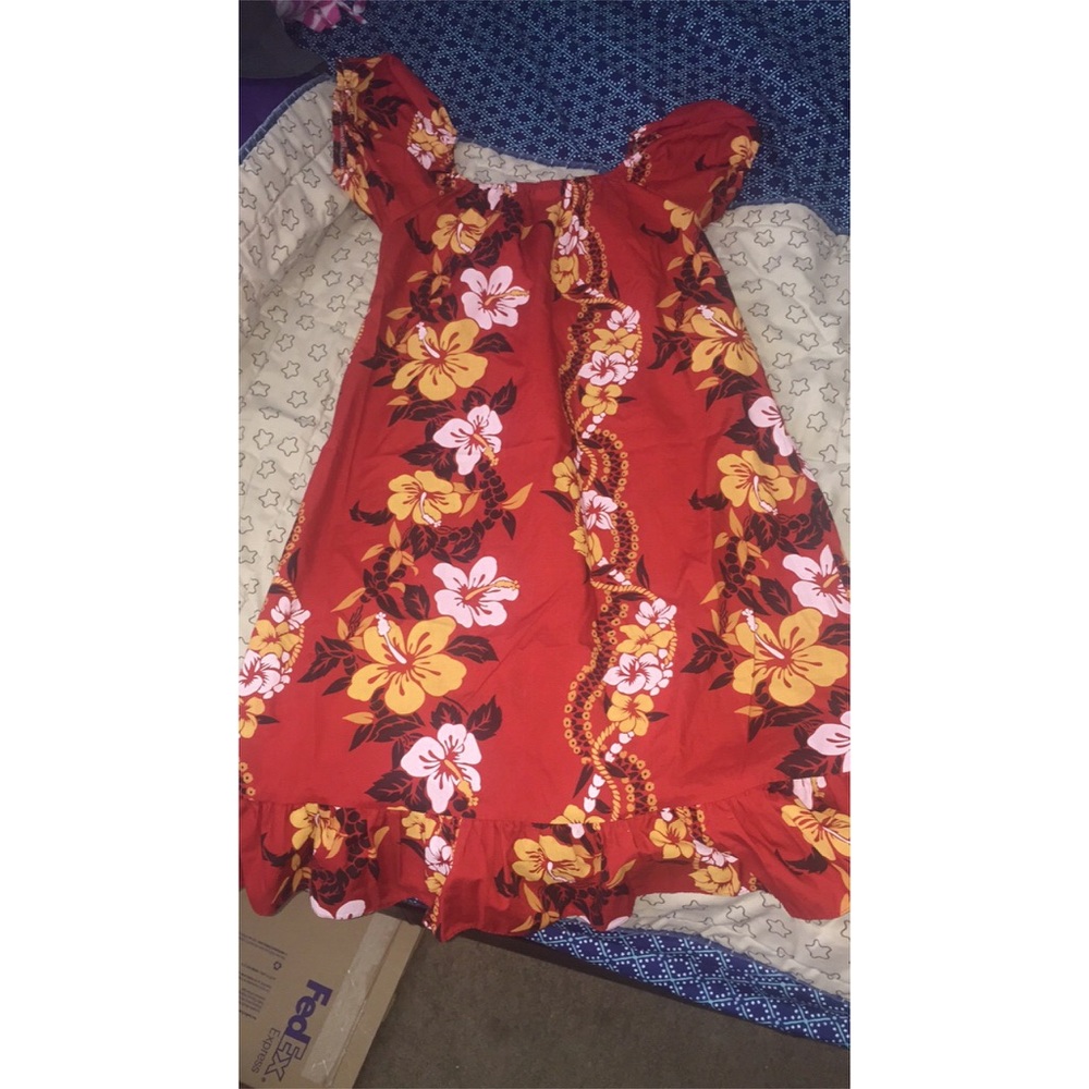 Top + dresses - Picture 2 of 3