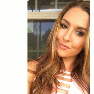 Meet your Posher, Leah