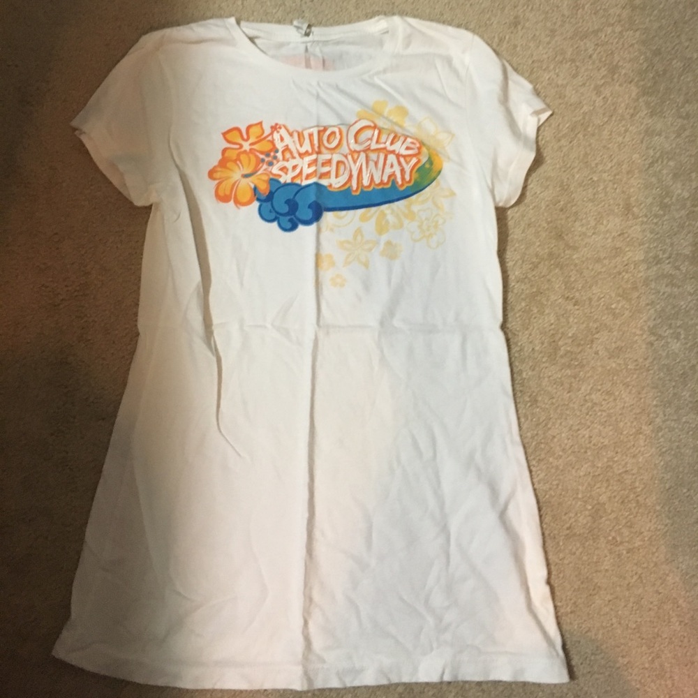 Fitted tee