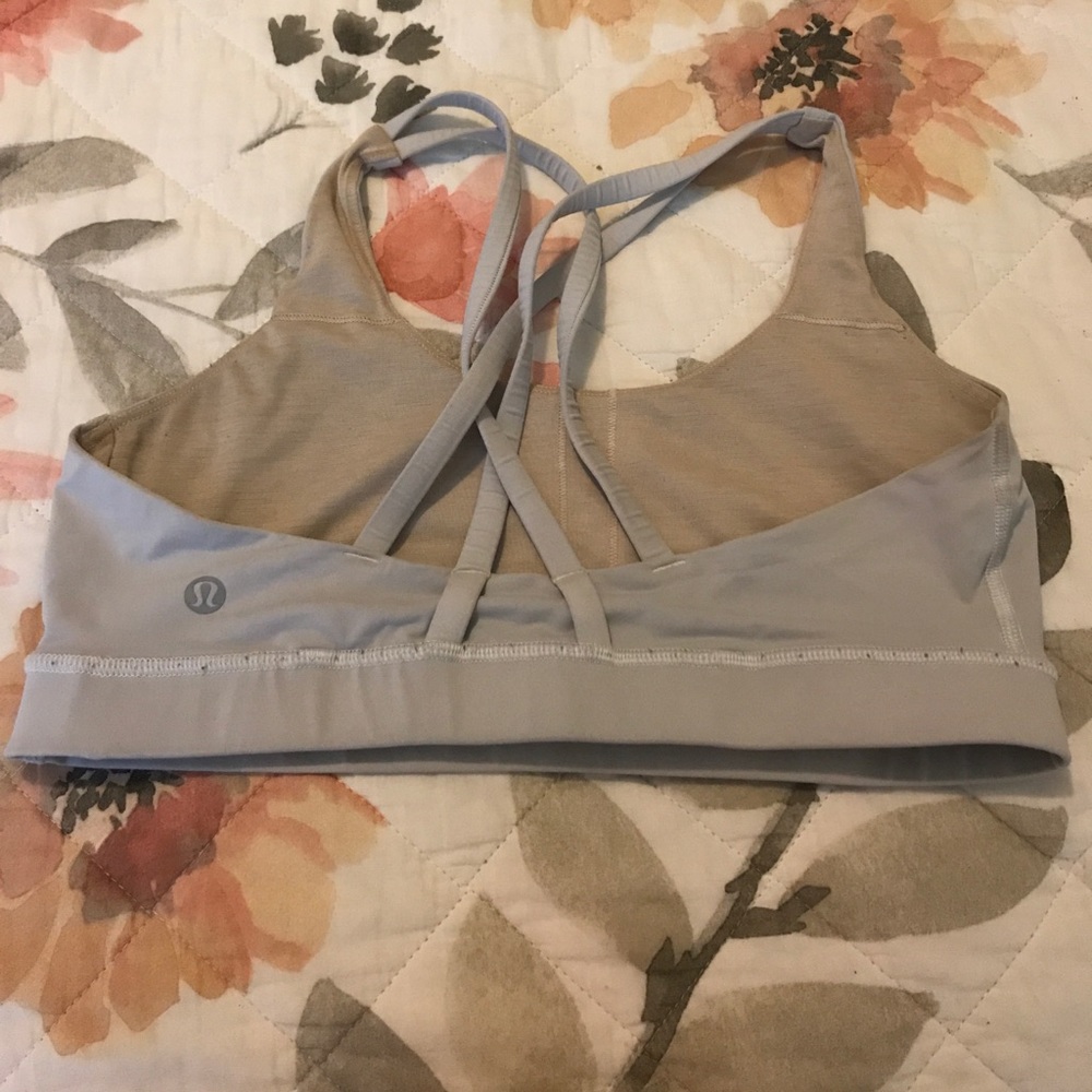 Lululemon white sports bra size 8.