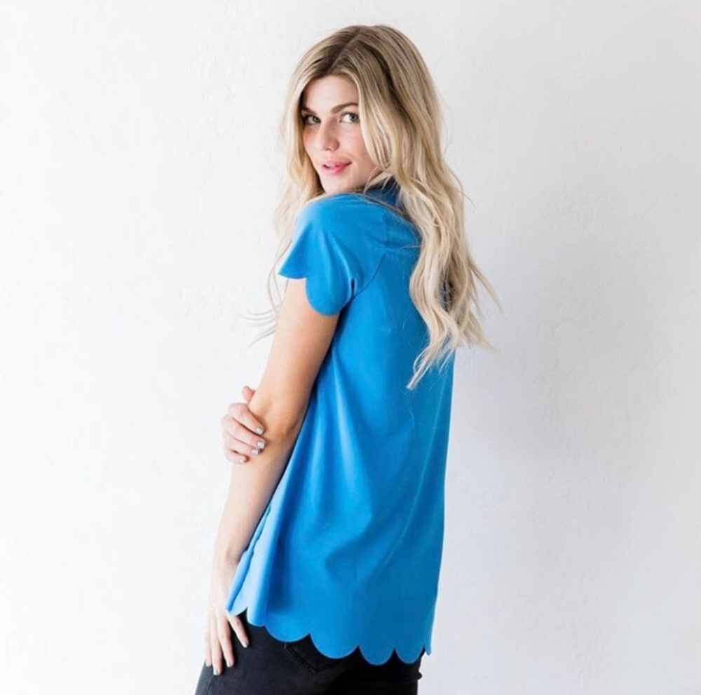 SCALLOP BLOUSE IN VINTAGE BLUE