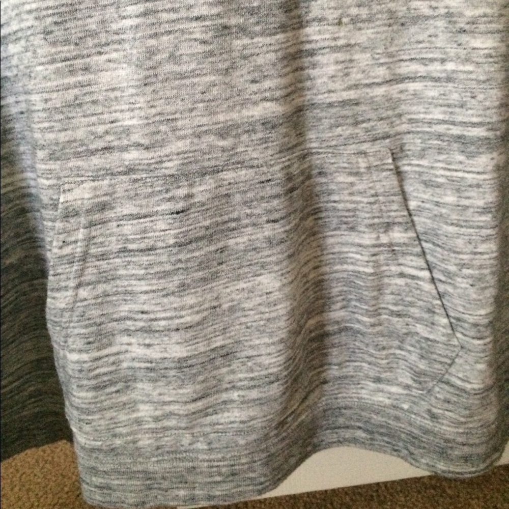 Worn Once! Gap Hooded Sweatshirt Size XS - Picture 4 of 4