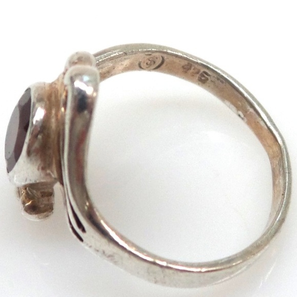Sterling Silver Vintage Cut Garnet Ring size 7 - Picture 3 of 8