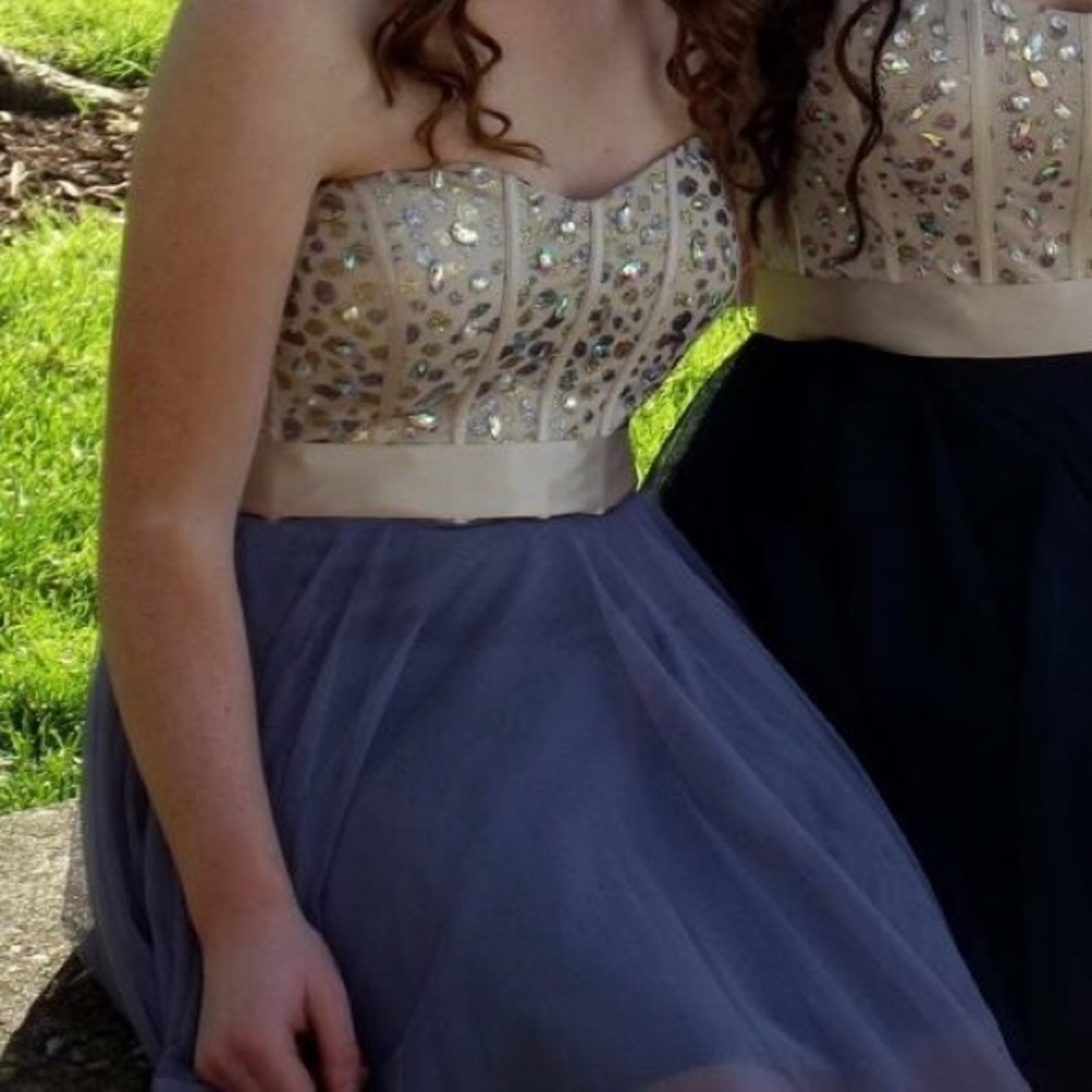 Dress - Picture 3 of 3