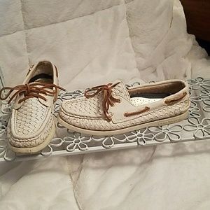 Sperrys white woven leather