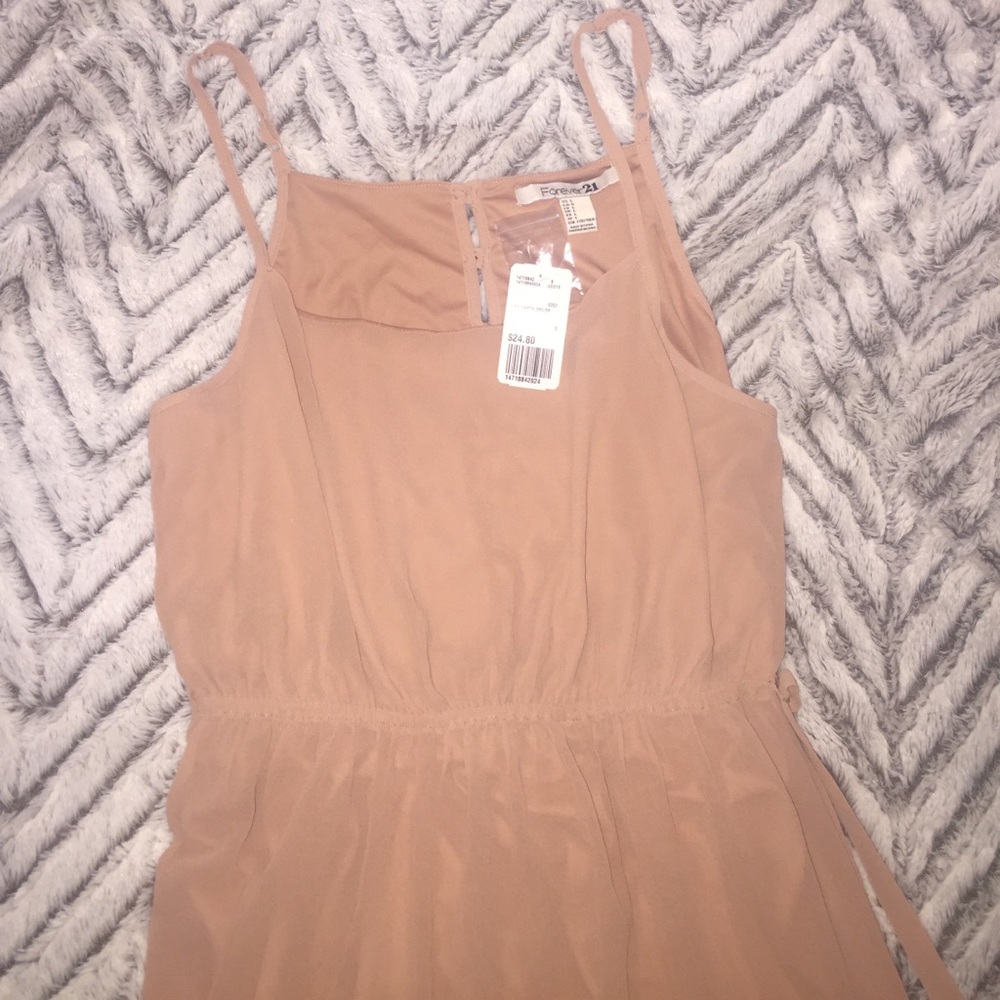 Maxi dress with cut out back