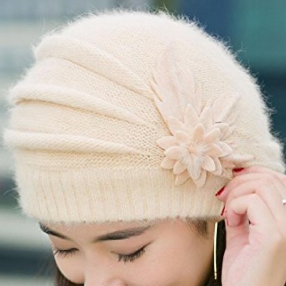 NWT! COZY BEAUTIFUL CAP! ❤️ - Picture 2 of 2