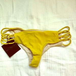 Acacia Molokai bottom size M