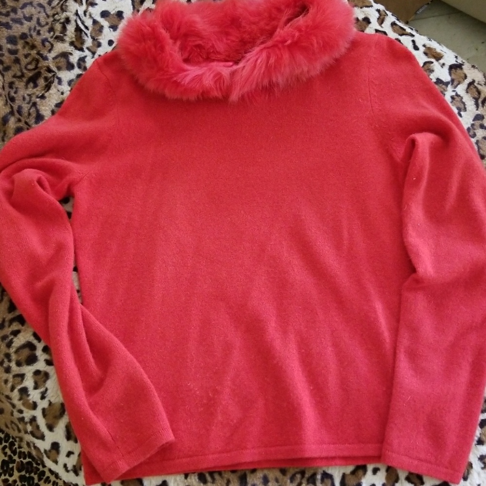 **HOST PICK**Bloomingdales Coral Fox Fur Cashmere Sweater