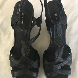 Black and brown Gianni Bini wedges