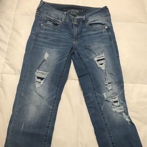 American Eagle Destroyed Capris