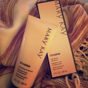 Mary Kay TimeWise Age-Fighting Moisturizer (NEW)