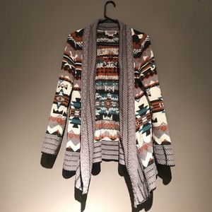 Thick open sweater with unique pattern -very cosy!