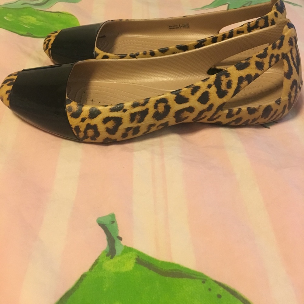 Croc flats