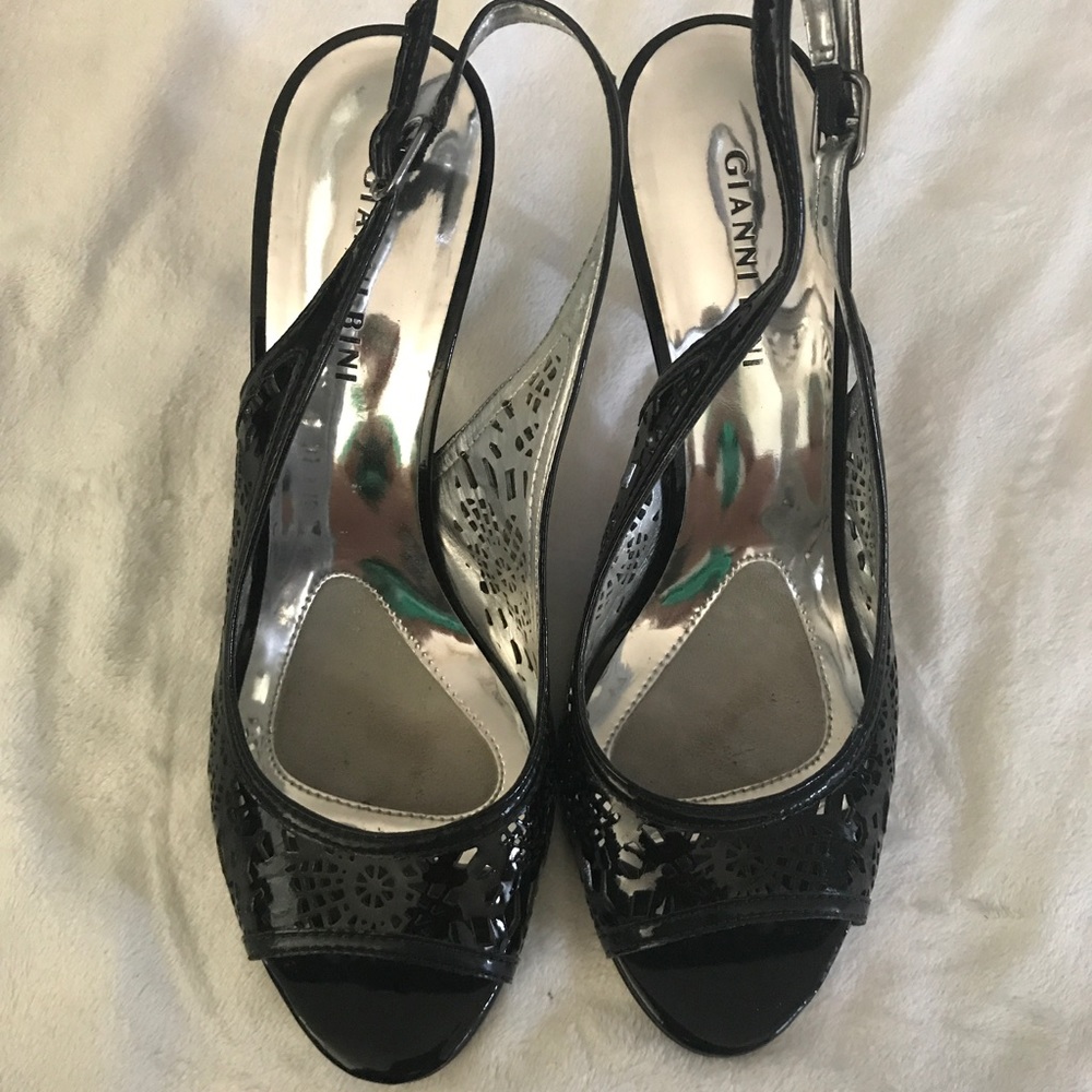 Black leather with cutout detail Gianni Bini heels