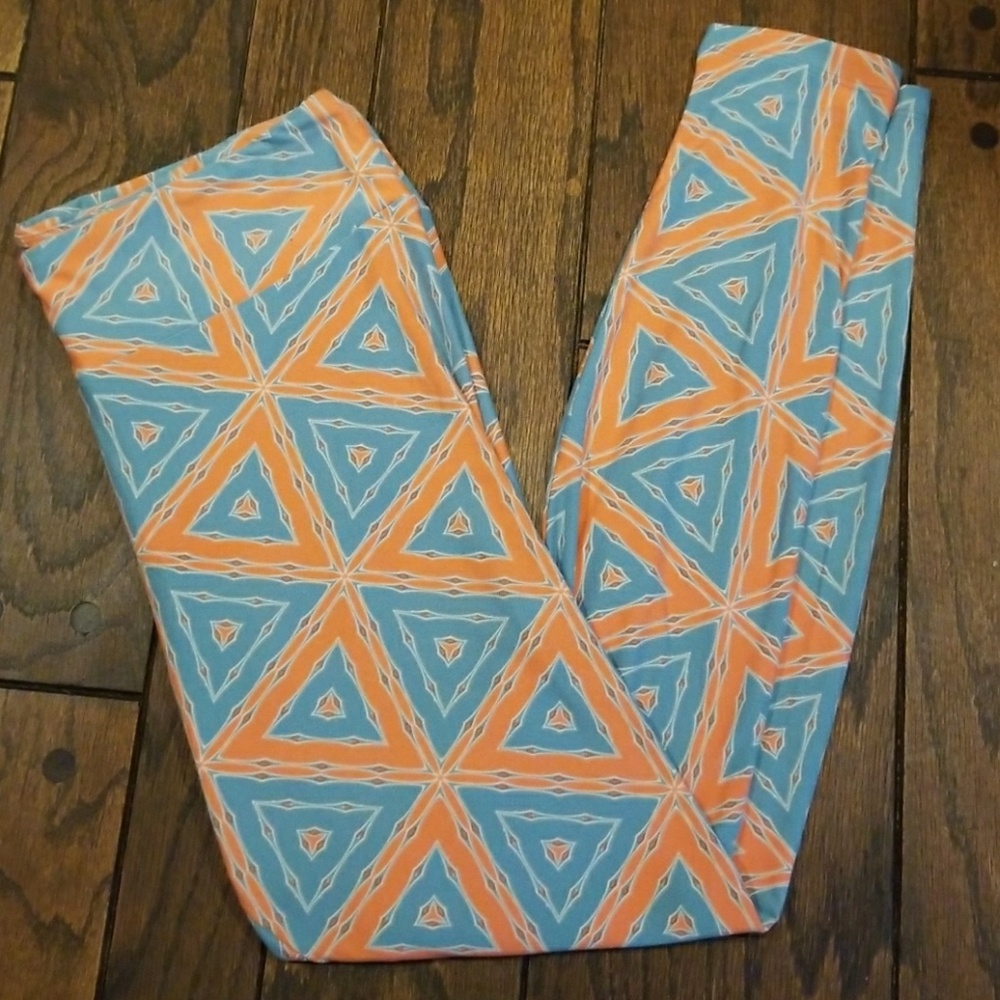 🌴SALE🌴LuLaRoe TC sassy triangle print