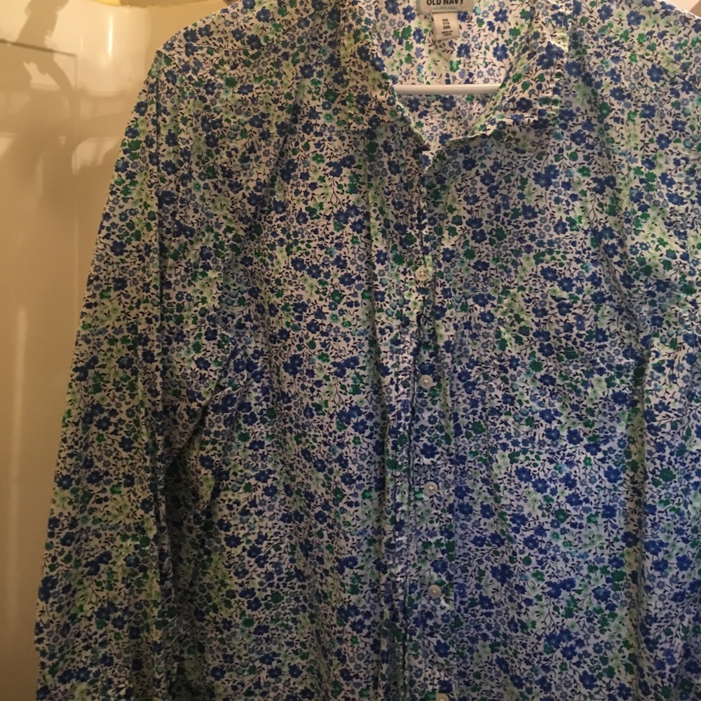 Old navy shirt
