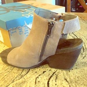 OTBT Flower Child Grey Powder Shoes