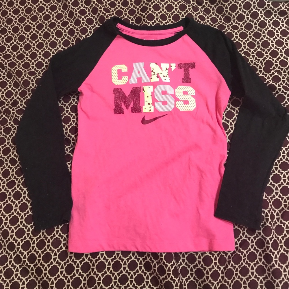Girl’s Nike Graphic Long Sleeve Tee